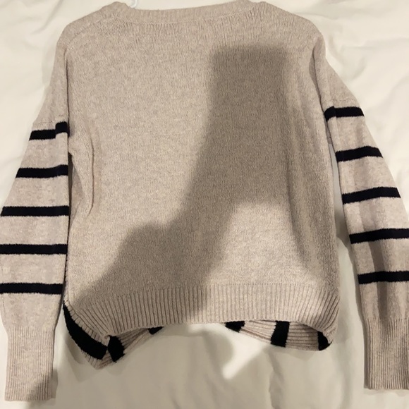 Yes/Lola, medium, white/grey with black stripes - Picture 3 of 3
